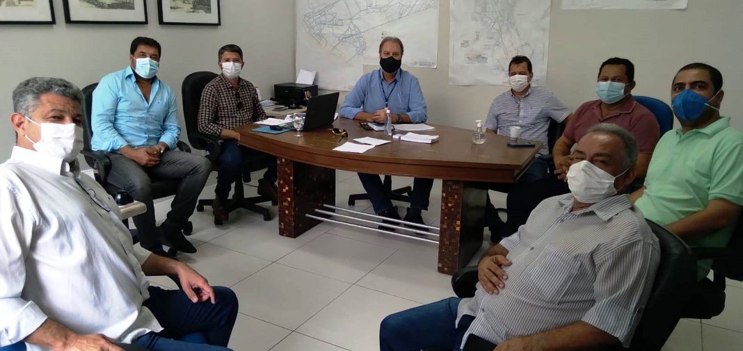Diretoria do SAAE Penedo recebe visita de comissão de vereadores